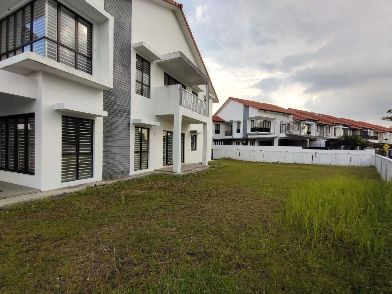 FACING OPEN 2 Storey Corner Tenun Alam Impian - photo 2