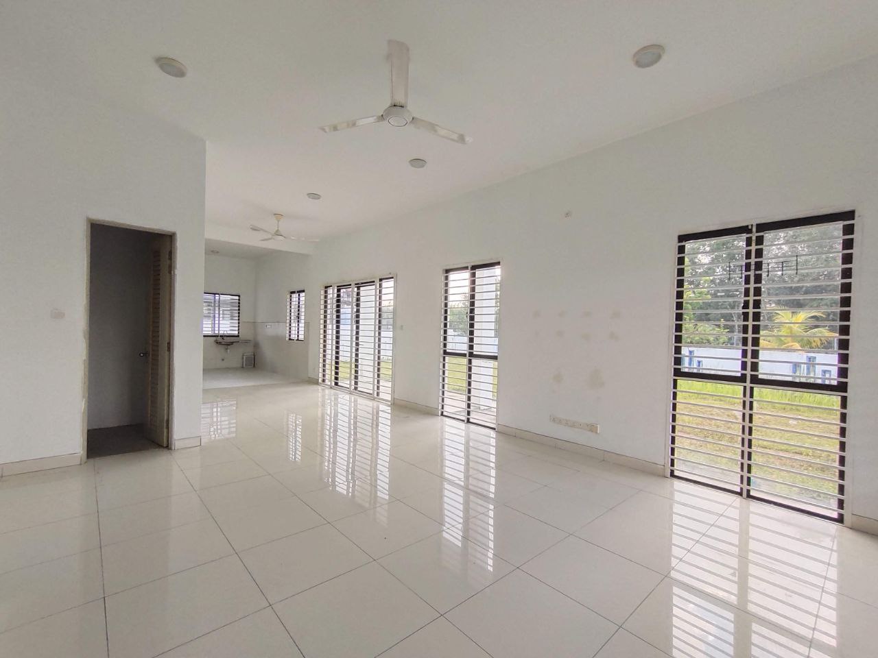 FACING OPEN 2 Storey Corner Tenun Alam Impian - photo 4