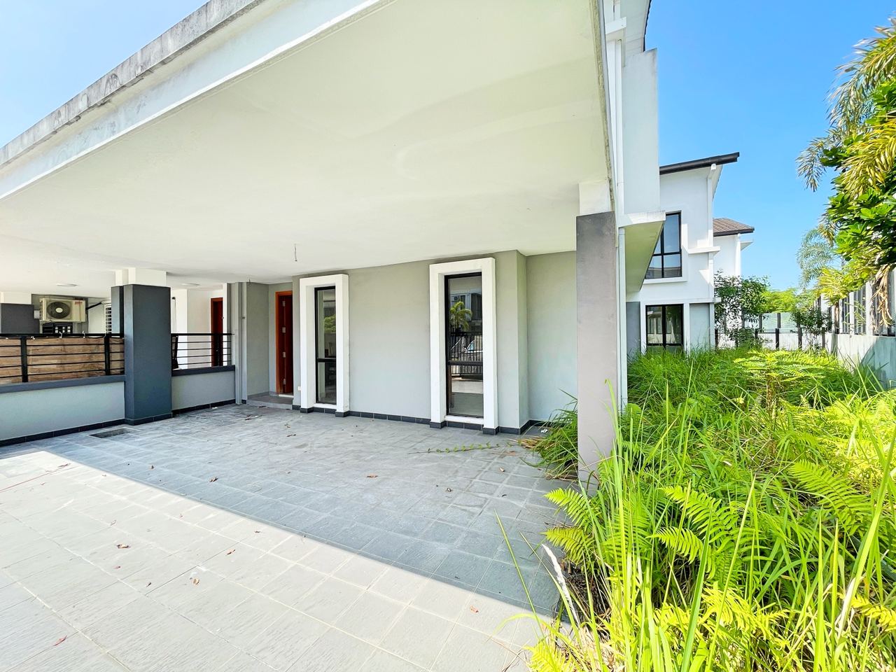 HUGE XTRA LAND 2 Storey Saffron Hill Denai Alam - photo 3