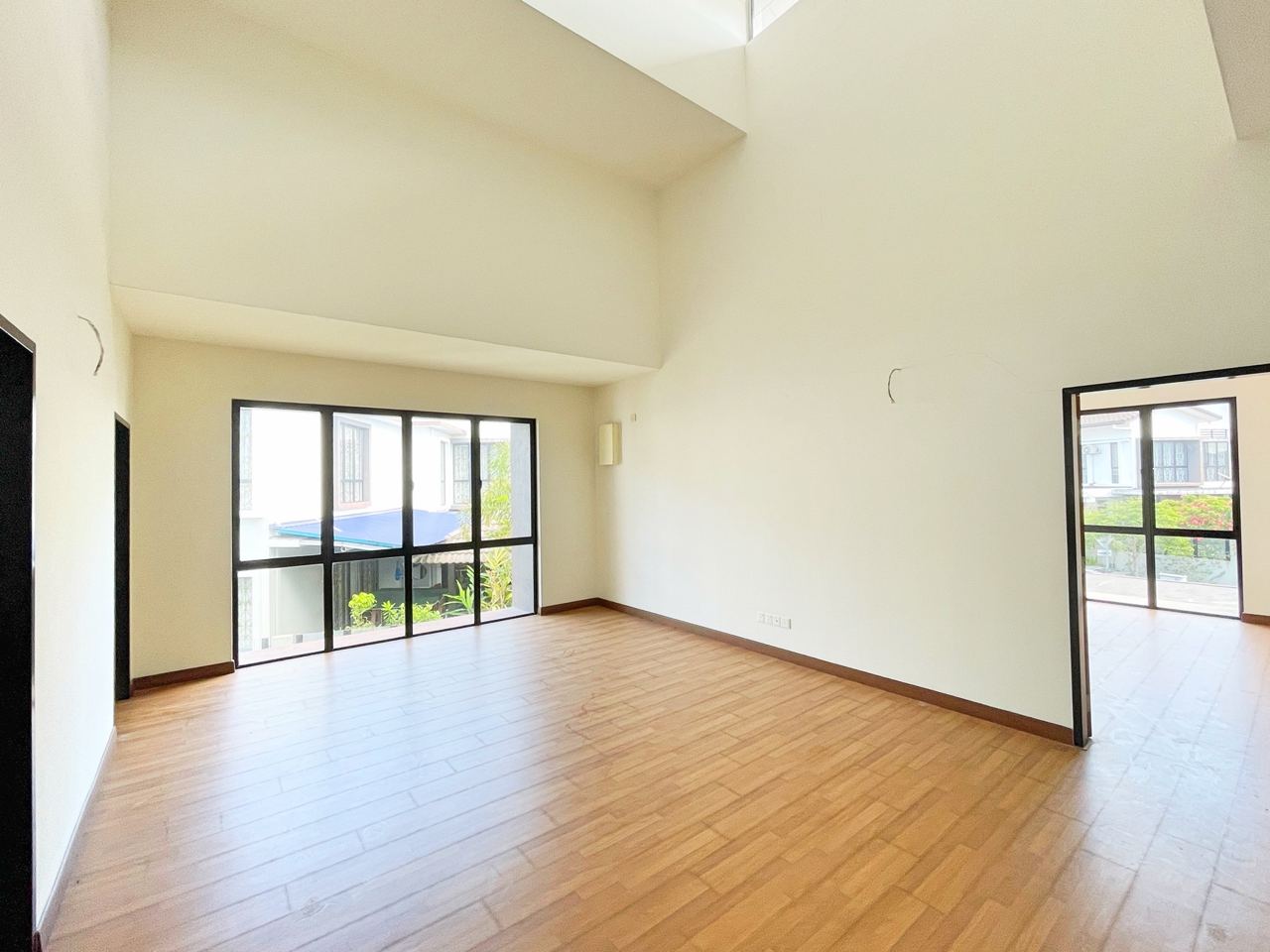 HUGE XTRA LAND 2 Storey Saffron Hill Denai Alam - photo 11