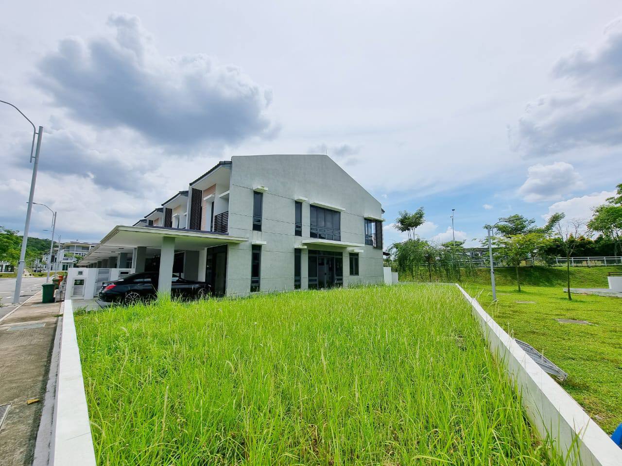 HUGE LAND 2 Storey Corner Presint 12 Putrajaya