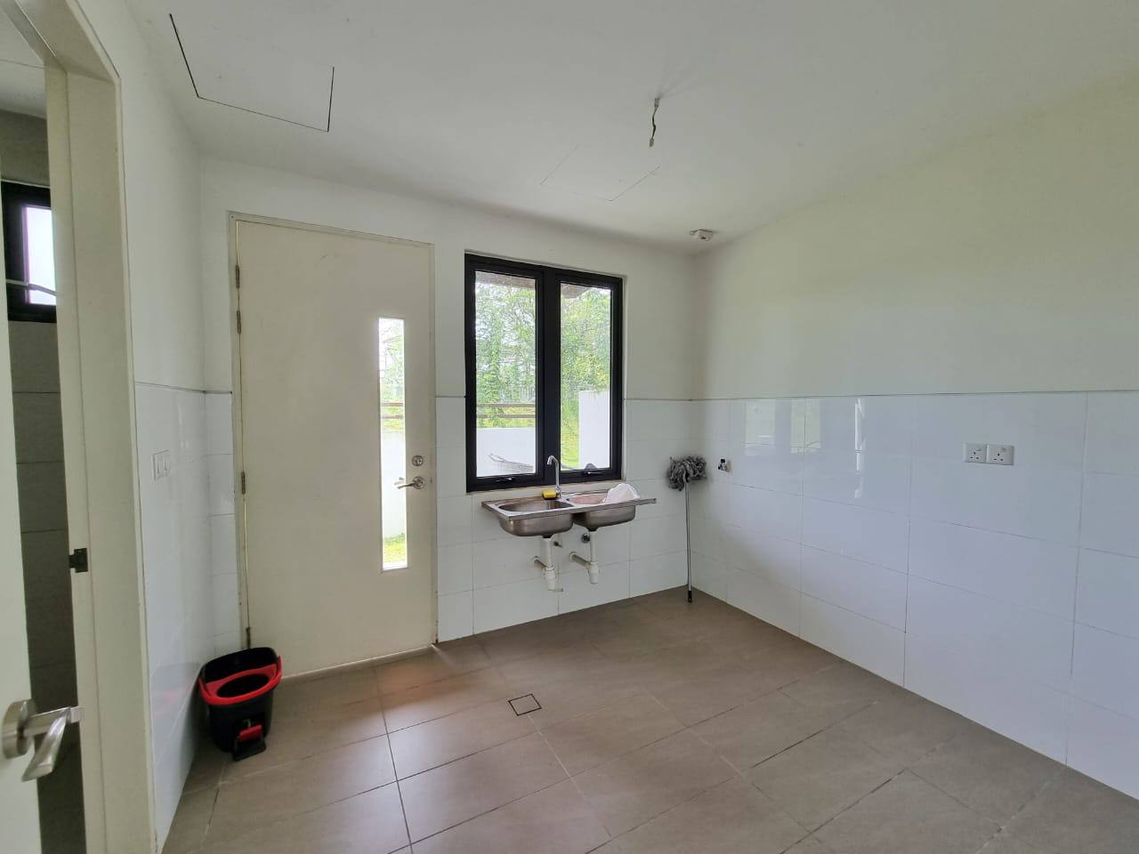 HUGE LAND 2 Storey Corner Presint 12 Putrajaya - photo 3