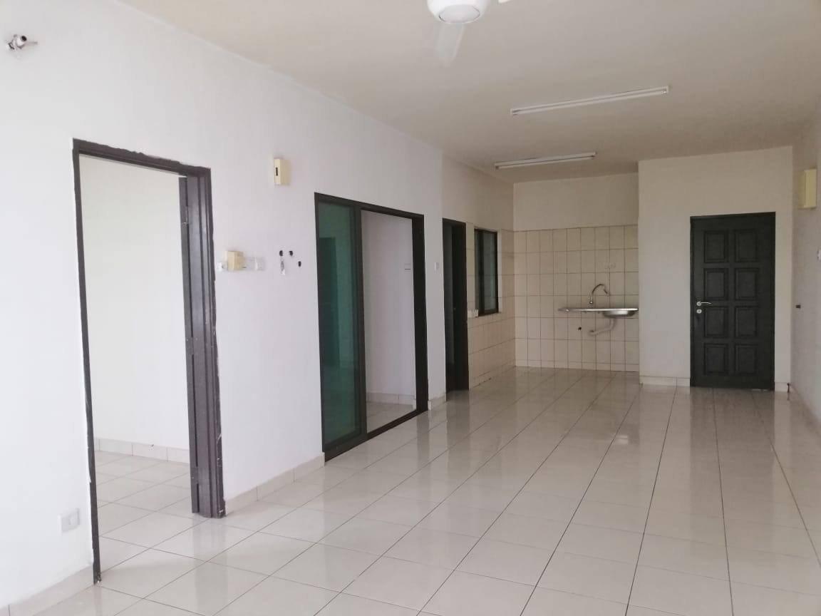 FACING POOL -HIGH FLOOR Indah Alam Condo Shah Alam - photo 4