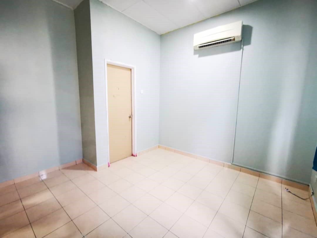 CANTIK Teres Lorong Az Zaharah Puncak Alam - photo 5