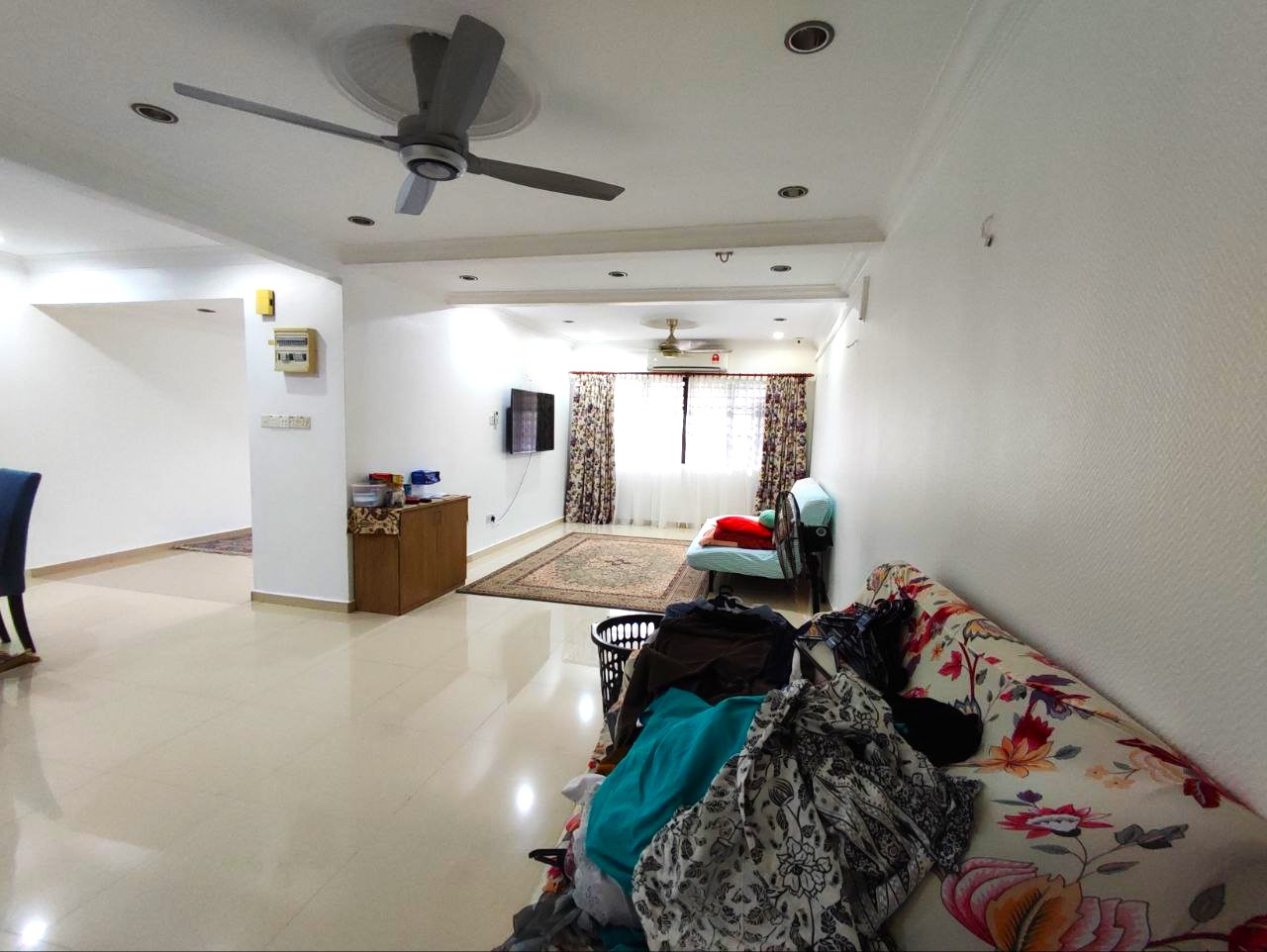 FACING OPEN RENOVATED 2Storey Seksyen 10 Shah Alam - photo 2