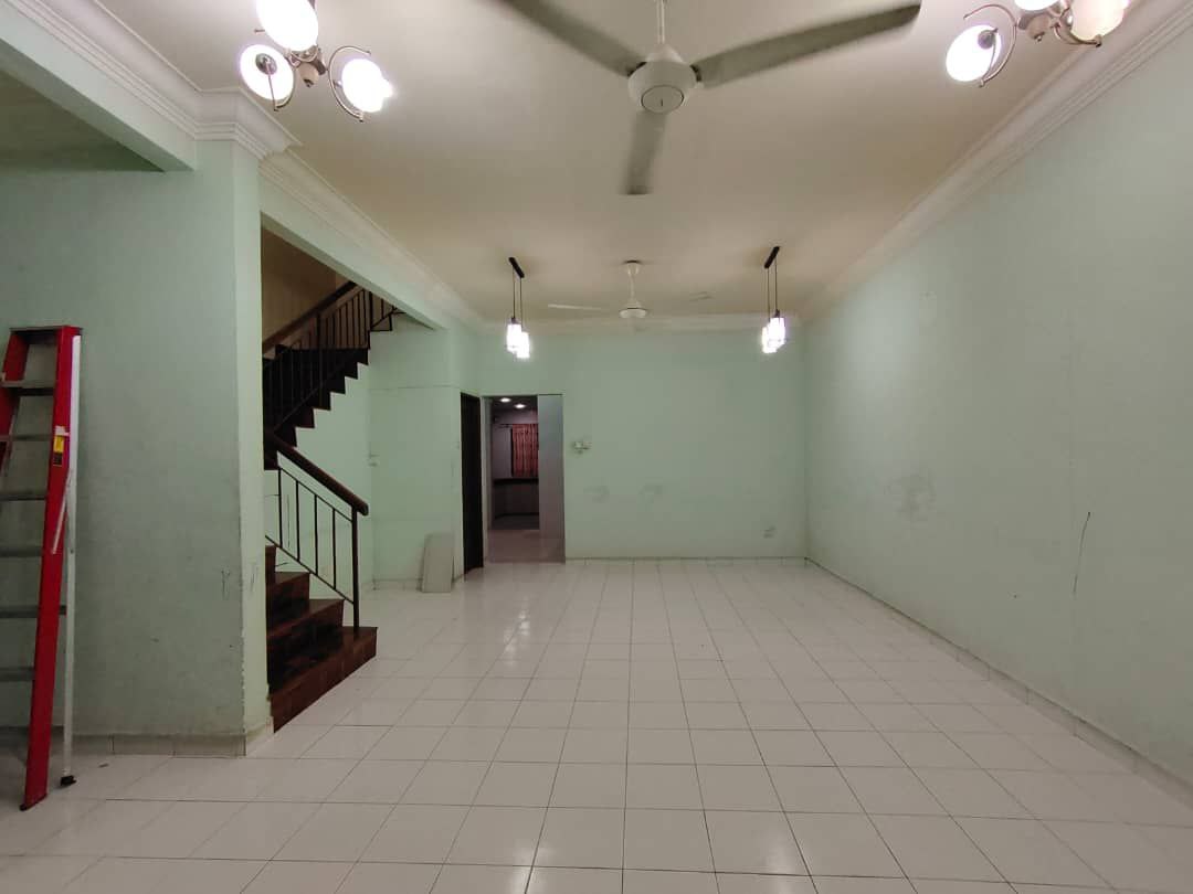 FREEHOLD 2 Storey Jasmine Denai Alam Seksyen u16 - photo 3