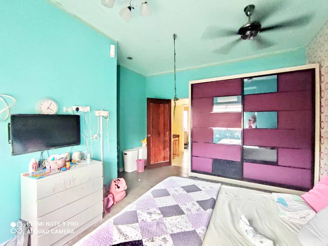 RENOVATED Double Storey Teres Bandar Putera Klang - photo 3