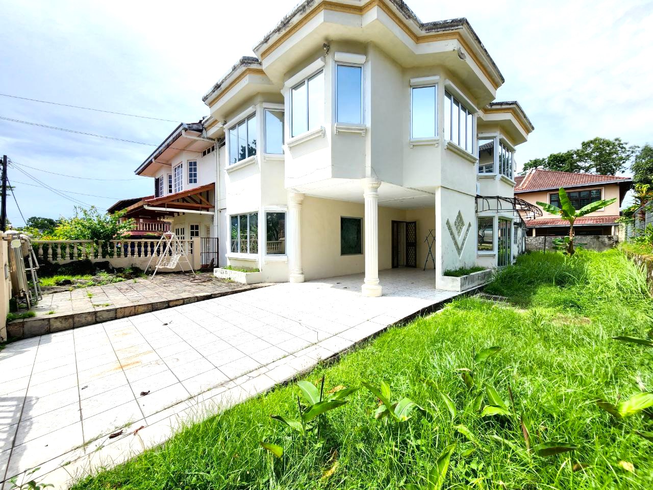 FACING OPEN Double Storey Semi D SS5 Kelana Jaya