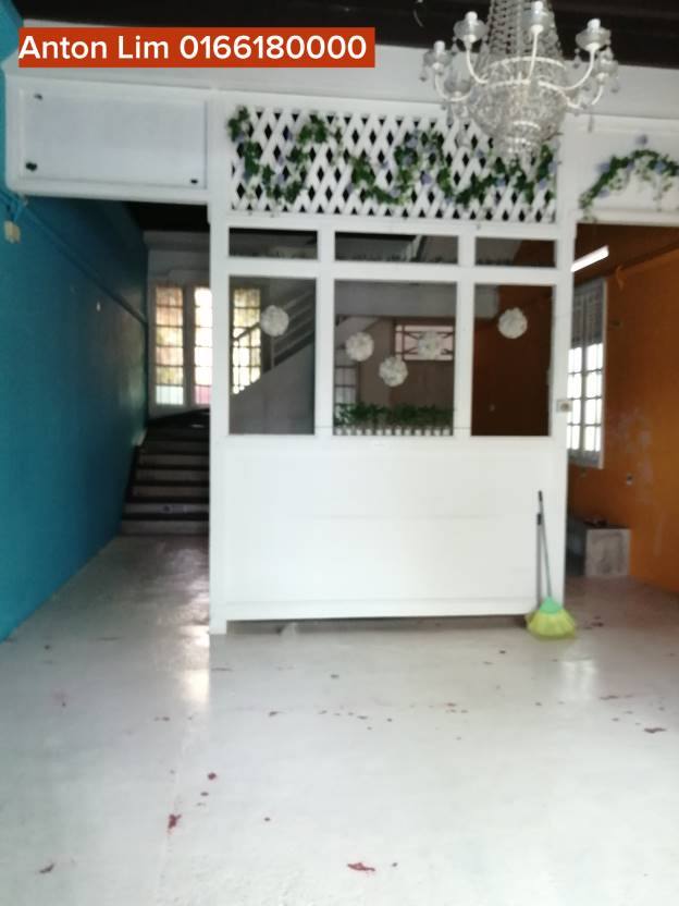 2 Storey 4 Carparks Off Jalan Burma Opposite Union