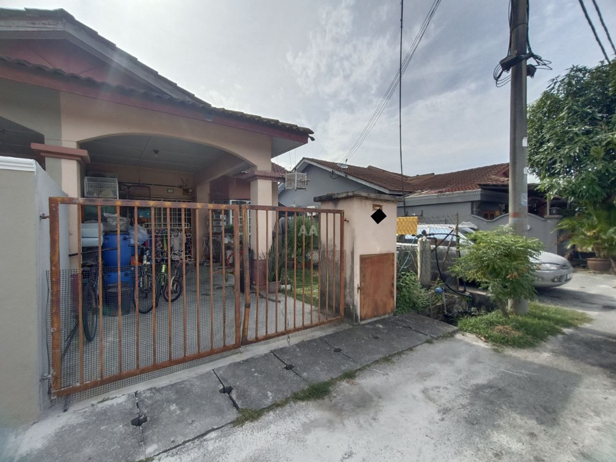 Single Storey Terrace Taman Hijrah, Rantau Panjang - photo 1
