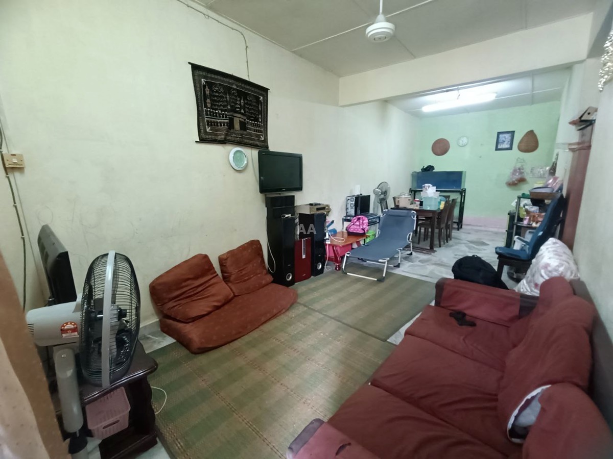 Single Storey Terrace Taman Hijrah, Rantau Panjang - photo 2