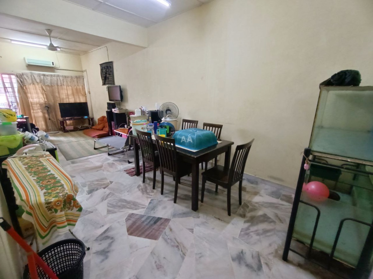 Single Storey Terrace Taman Hijrah, Rantau Panjang - photo 3