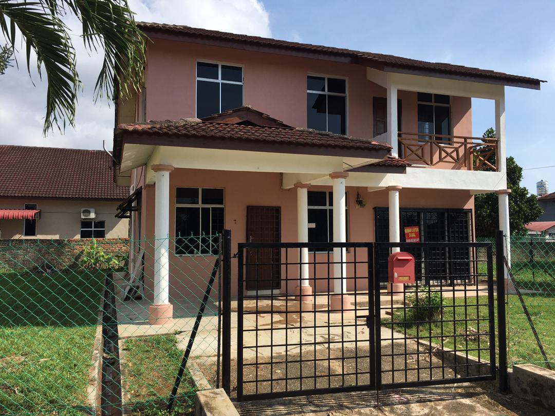BUNGALOW 2 Tingkat Taman Batu Hitam Kuantan - photo 1