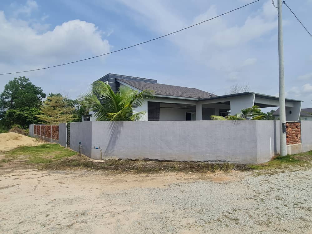 Banglo CANTIK Kampung Seri Damai Kuantan