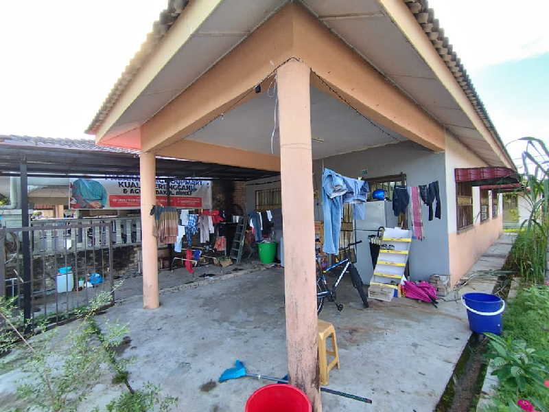 TERES SETINGKAT ENDLOT FACING OPEN TAMAN INDERA SEMPURNA - photo 2