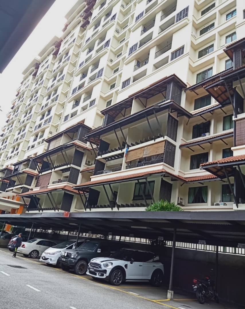 Corner Lot Duplex Armanee Condominium Damansara