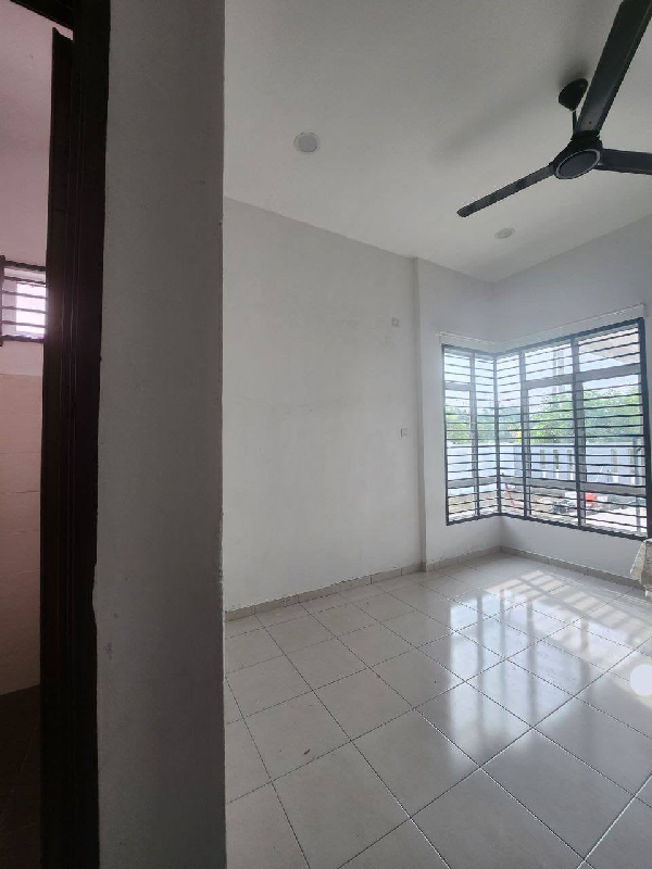 RUMAH SEMI-D SETINGKAT JAYA GADING KUANTAN UNTUK DISEWA - photo 3