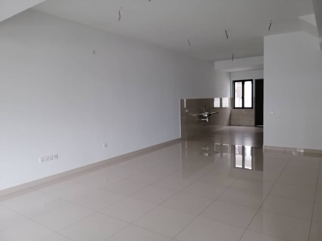 FREEHOLD Near Playground 2 Storey Elmina West - photo 3