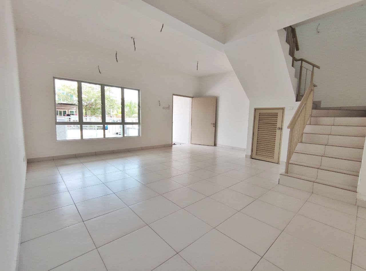 FREEHOLD 2 Storey Taman Pelangi Semenyih Rafflesia - photo 4