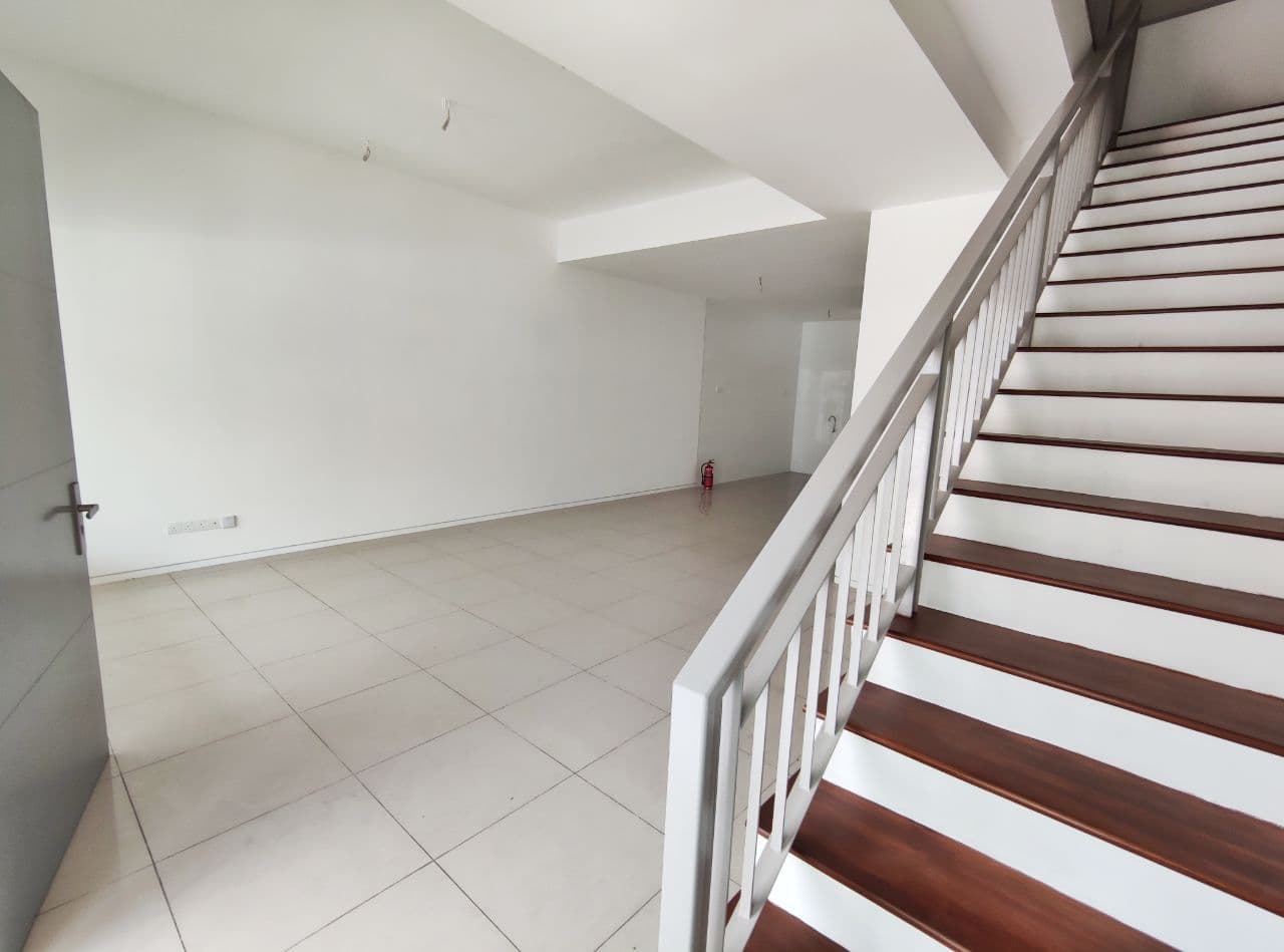 NEAR GUARD HOUSE 2 Storey Andira Park Puchong - photo 5