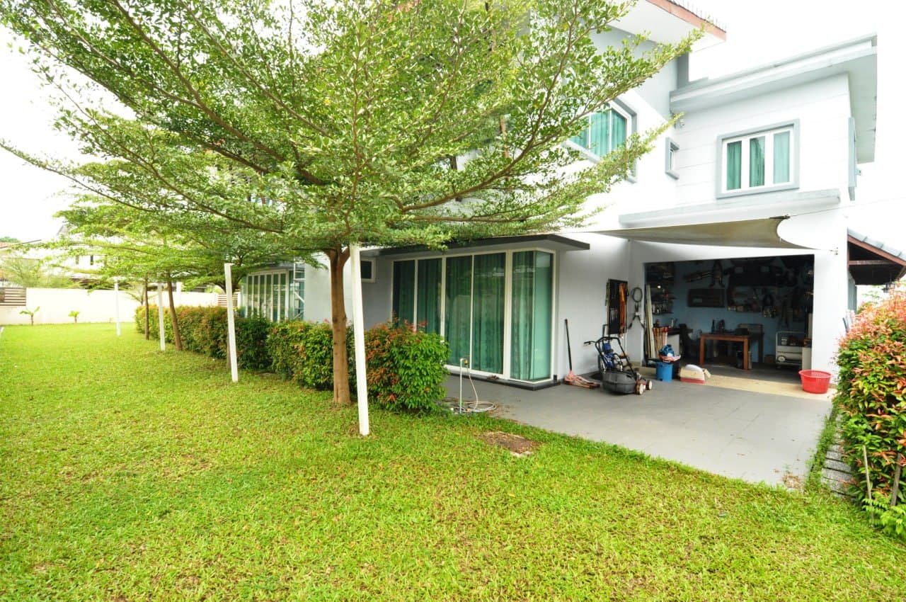 HUGE LAND 2 Storey Bungalow Banyan Close Bangi - photo 2