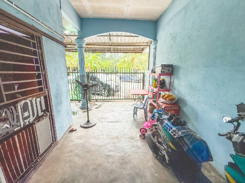 Teres Setingkat Jalan Dendang Telok Panglima Garang - photo 4