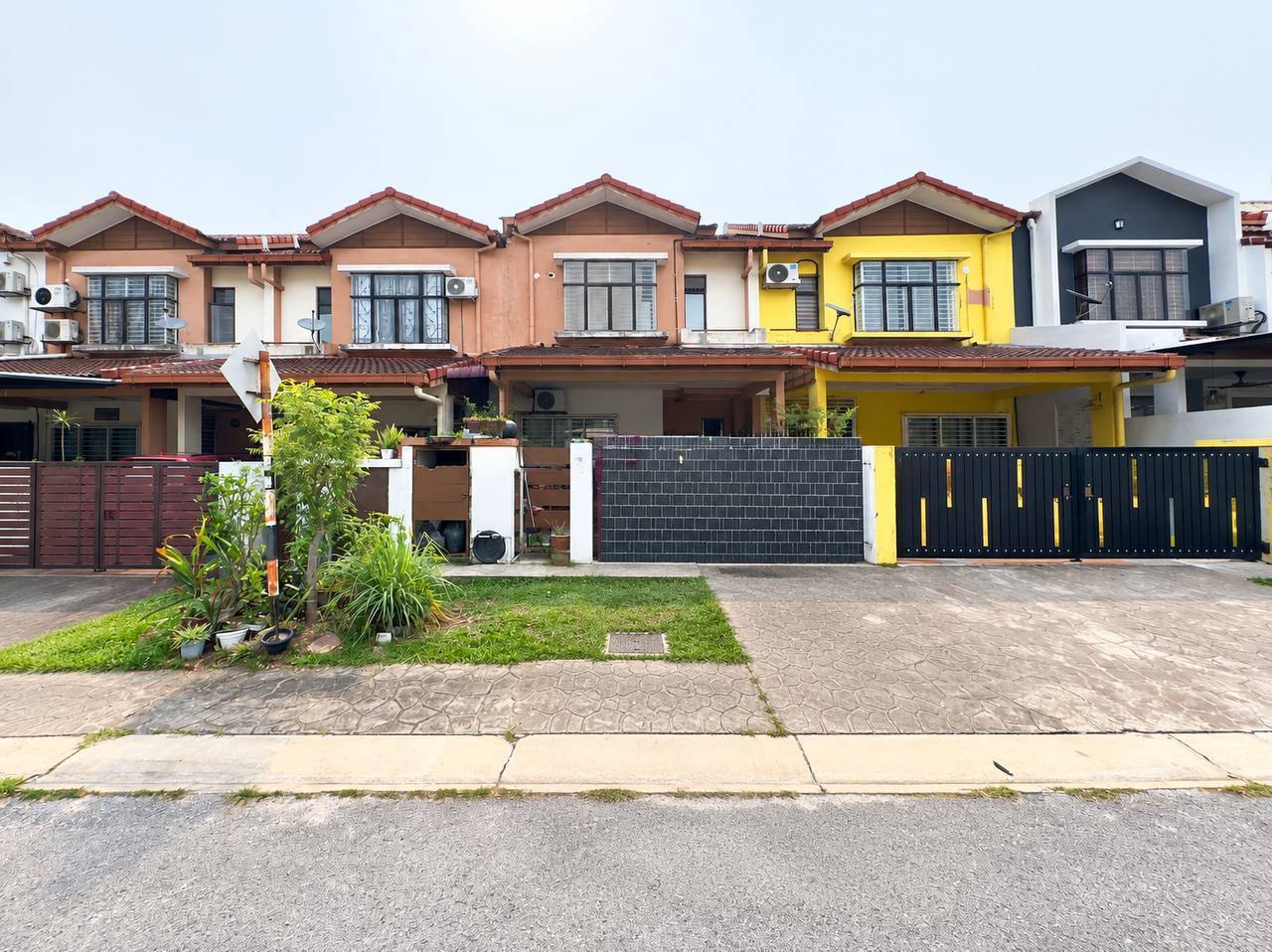 2 Storey Terrace Jalan Nova U5 Subang Bestari - photo 1