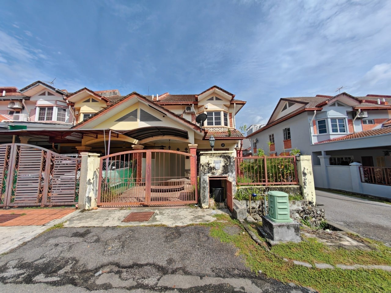 2 Storey Terrace House Bandar Tun Hussein Onn 2