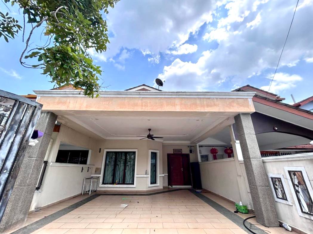 2 Storey Terrace House Bandar Putra Permai - photo 2