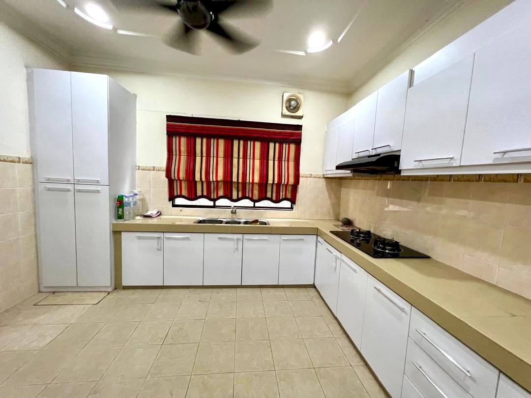 2 Storey Terrace House Bandar Putra Permai - photo 6