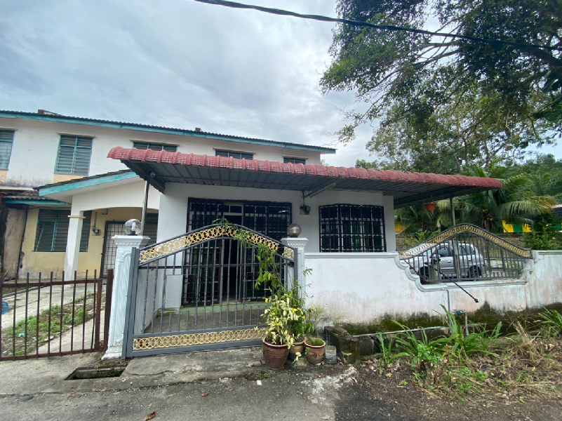 1 1/2 STOREY Terrace Corner Lot