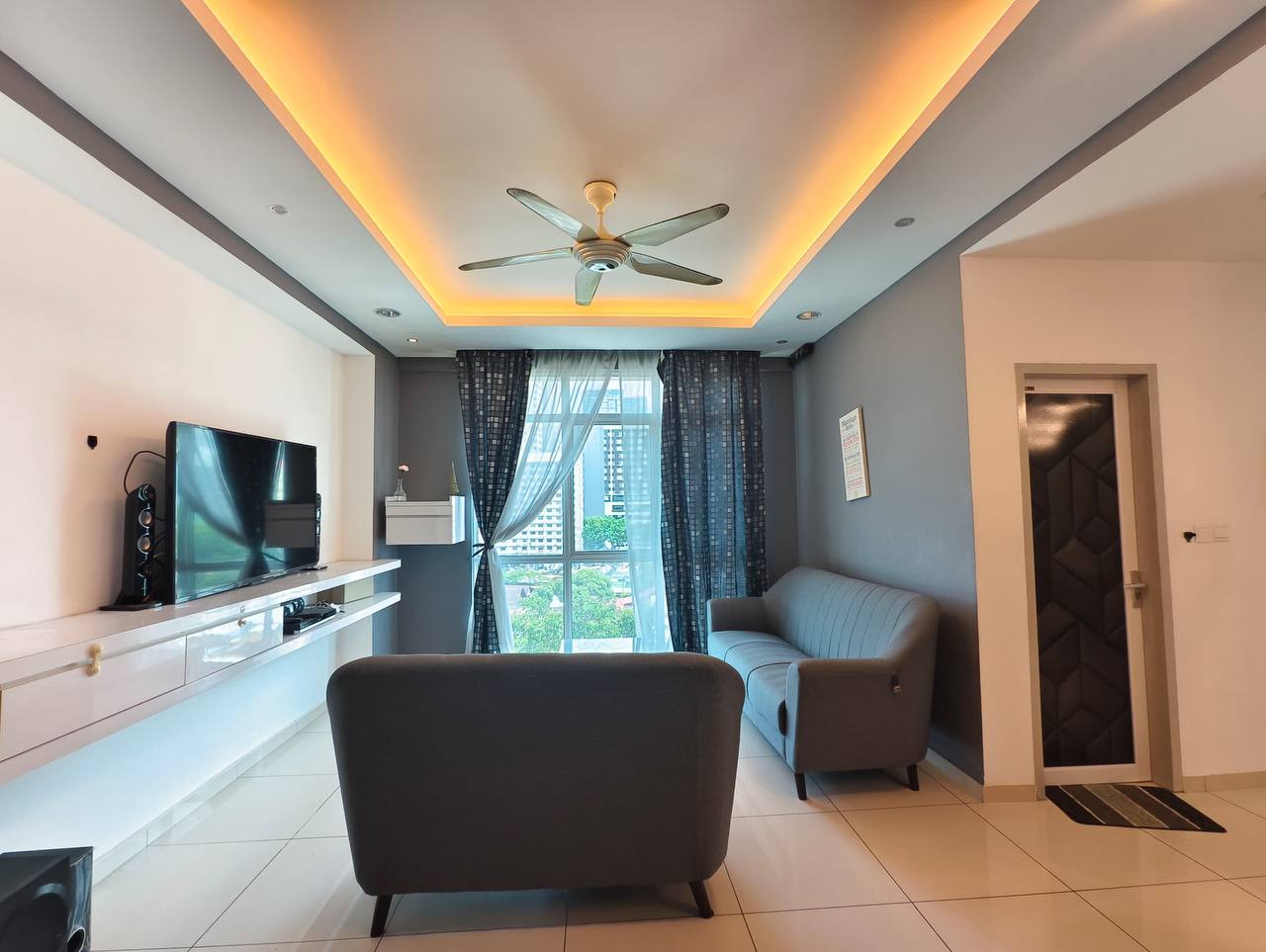 Straits Garden Condo ...