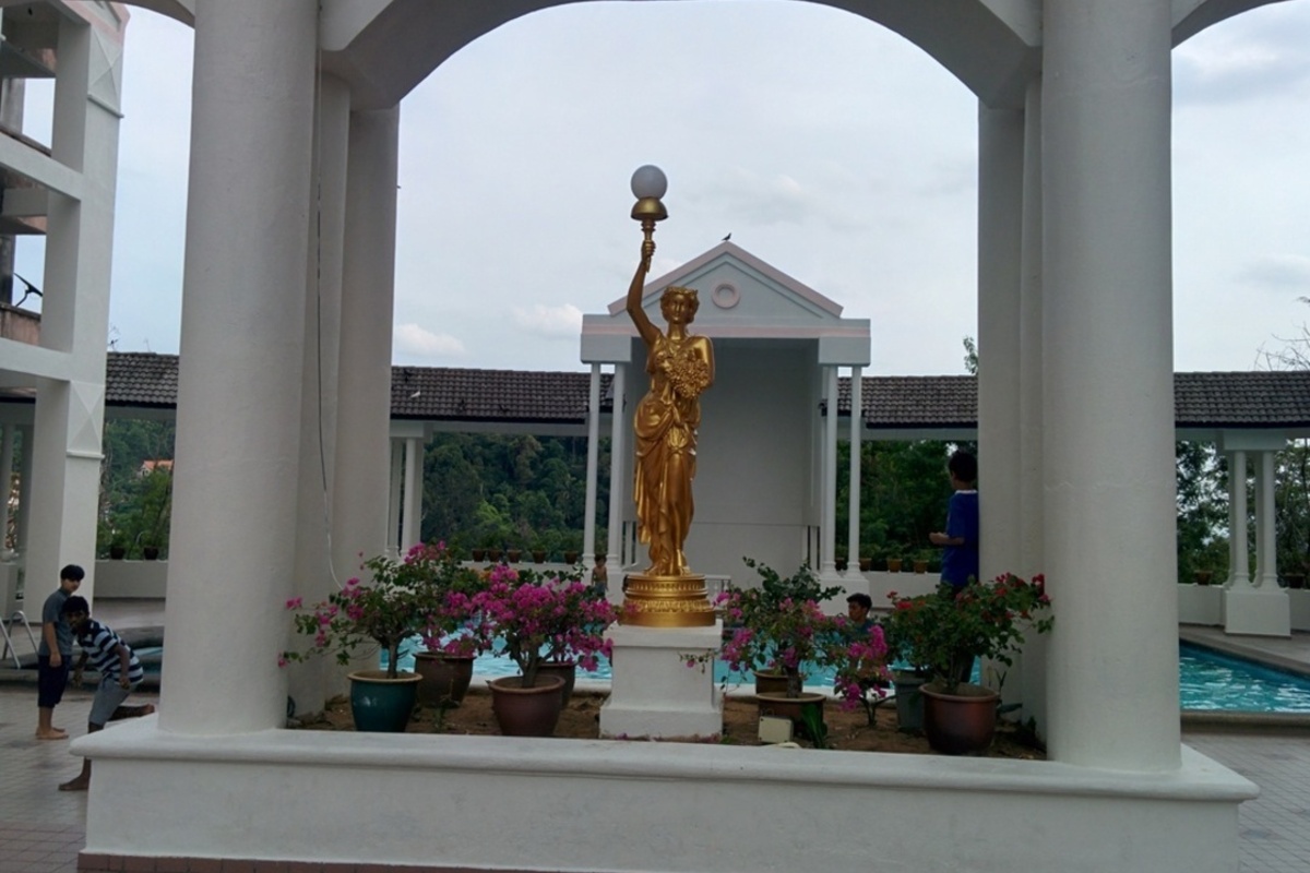 Puncak Athenaeum - photo 4