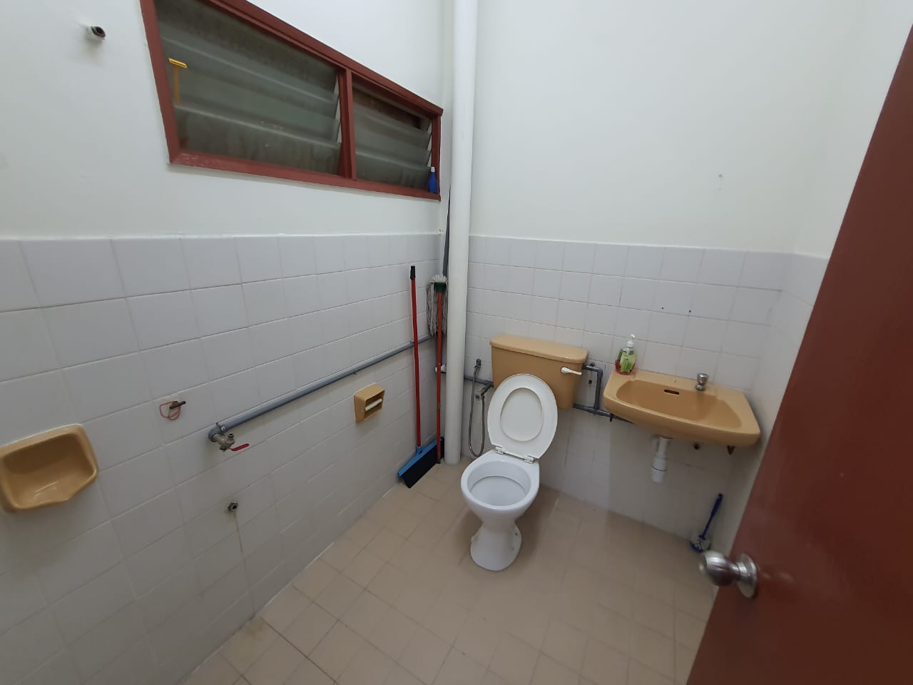 For Let Ss19 2storey office - photo 10