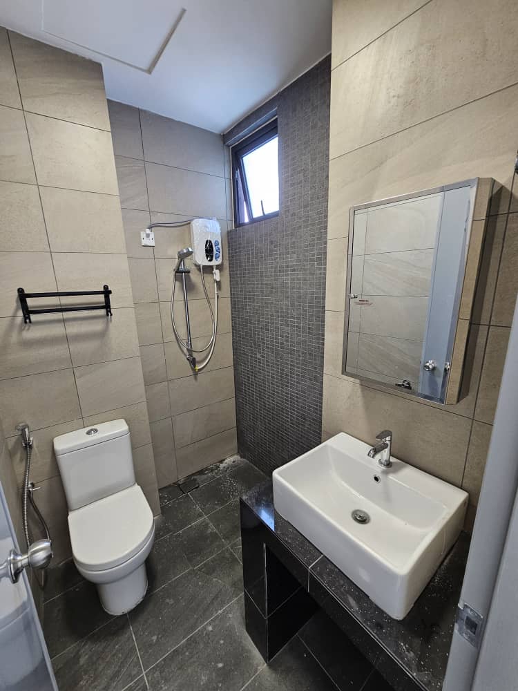 D Seven Brand New Room For Rent By BL - photo 5