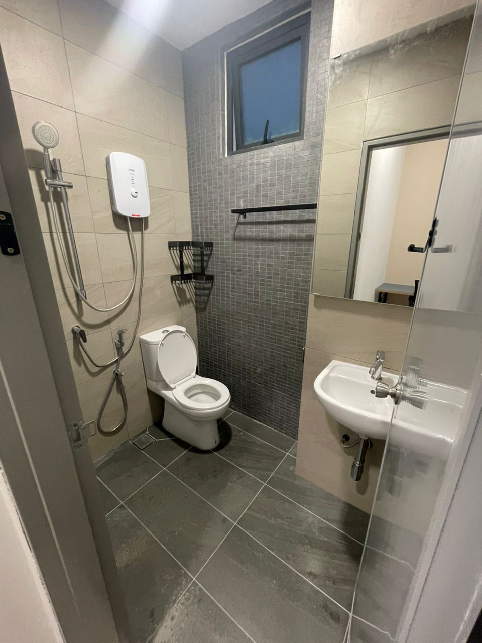 D Seven Brand New Room For Rent By BL - photo 6