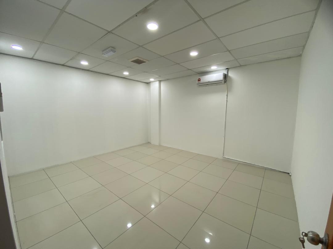 The Hub Coworking Space - photo 2