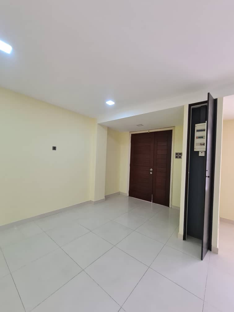 Bandar Damai Perdana 2 and half Storey Semi D - photo 4