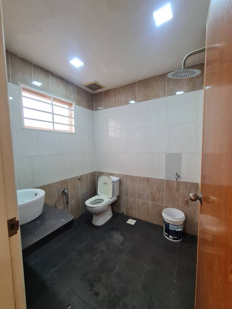 Bandar Damai Perdana 2 and half Storey Semi D - photo 7