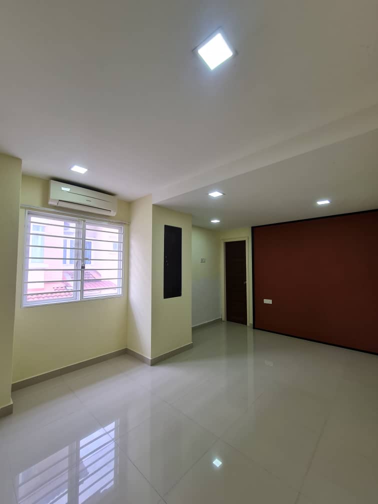 Bandar Damai Perdana 2 and half Storey Semi D - photo 8