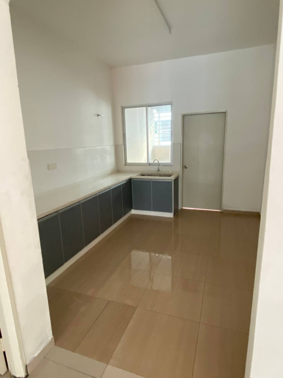Double Storey Nusari Aman, Bandar Sri Sendayan - photo 2