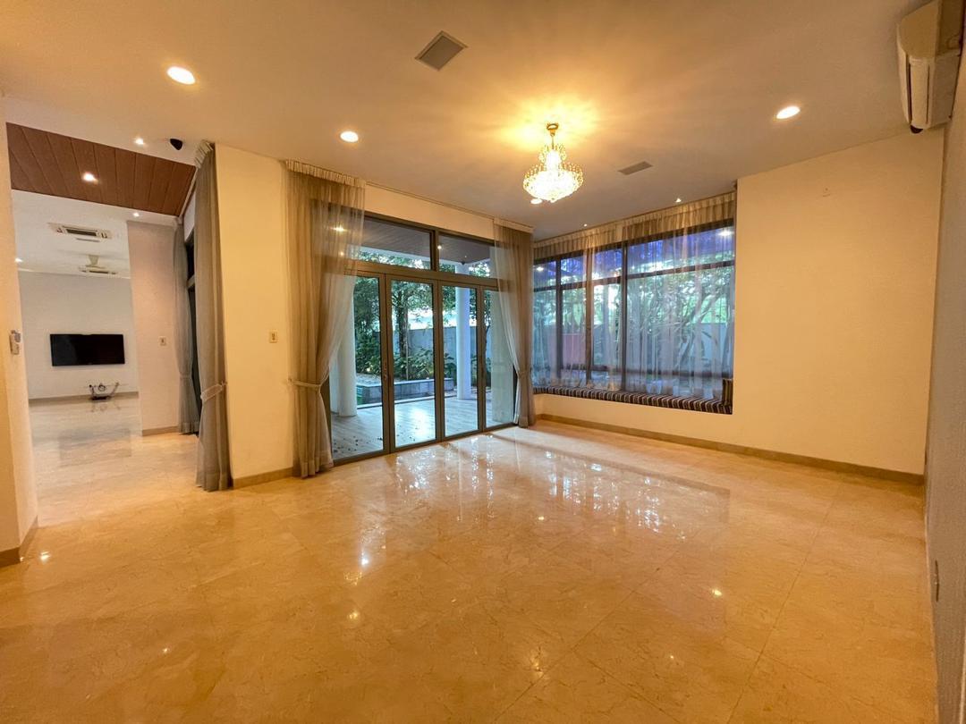 The Residence - photo 13