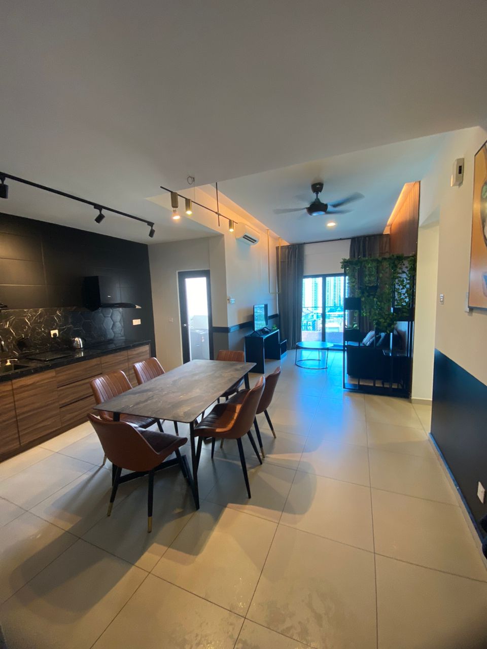 Reizz Residence