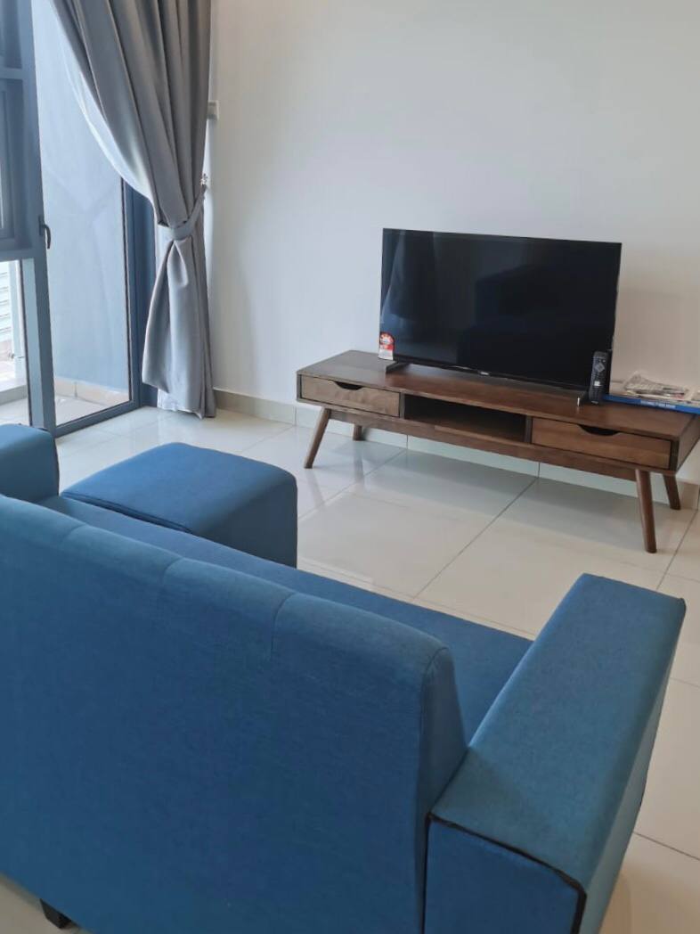 New Renovated Studio Unit at Pacific Star - photo 1