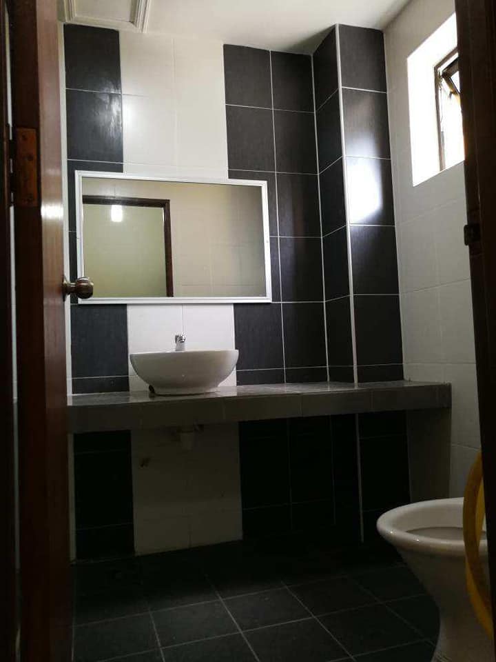 Gated Guarded Raya Ria Condo at Thompson Villa - photo 4