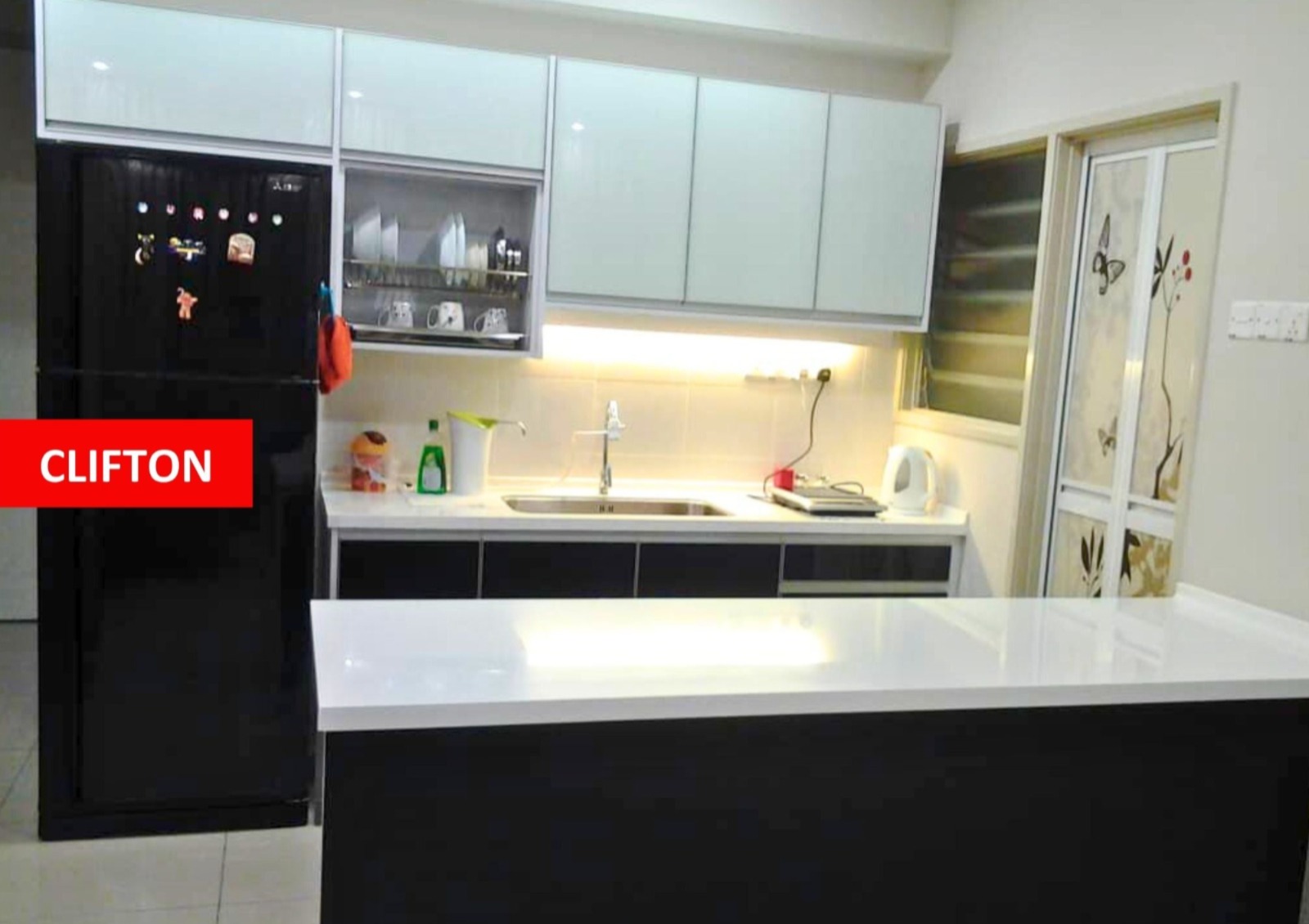 Birch Regency 950sqft Renovated 1 Carpark - photo 4
