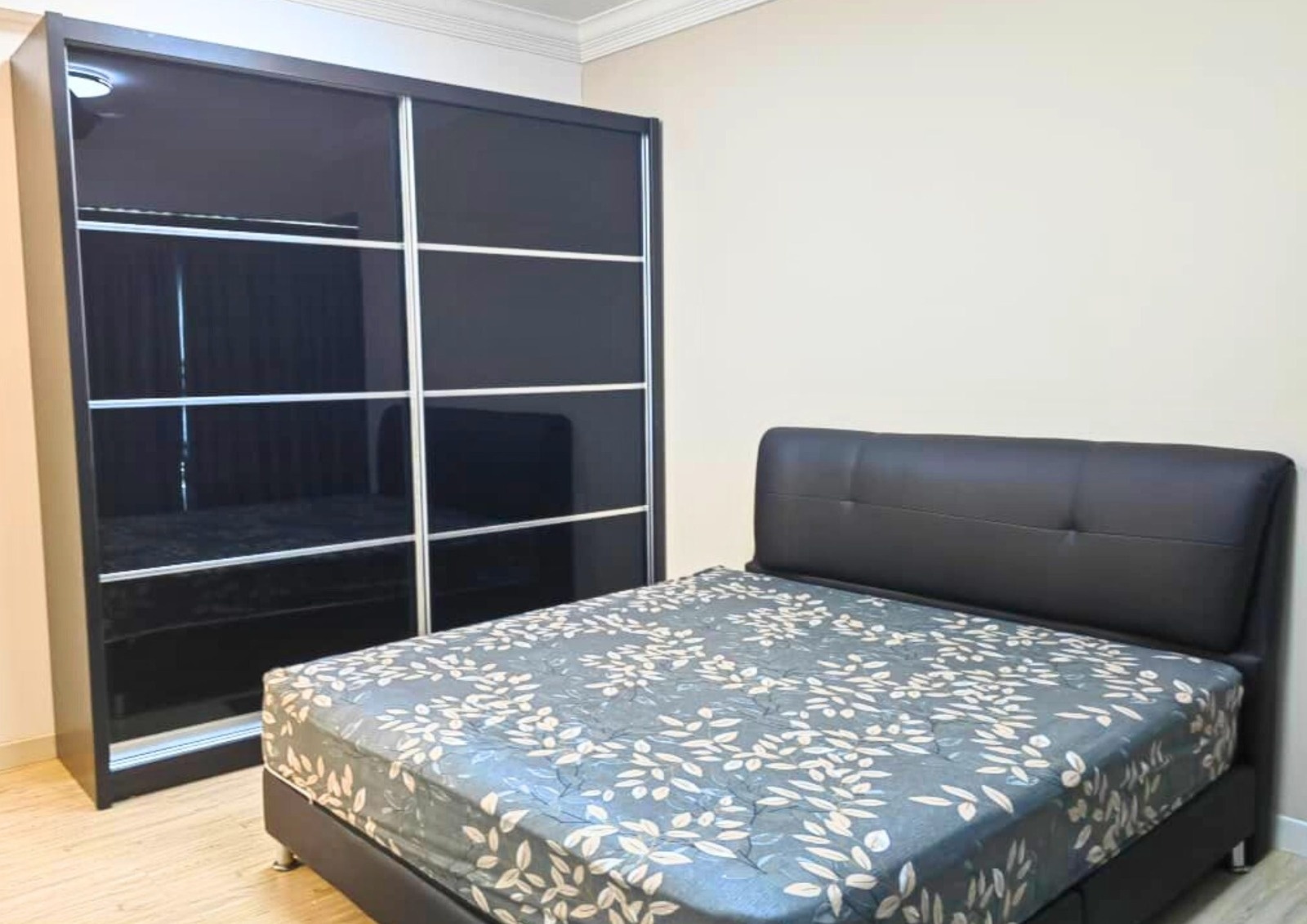 Birch Regency 1050sqft Full Furnished 1 Carpark - photo 2