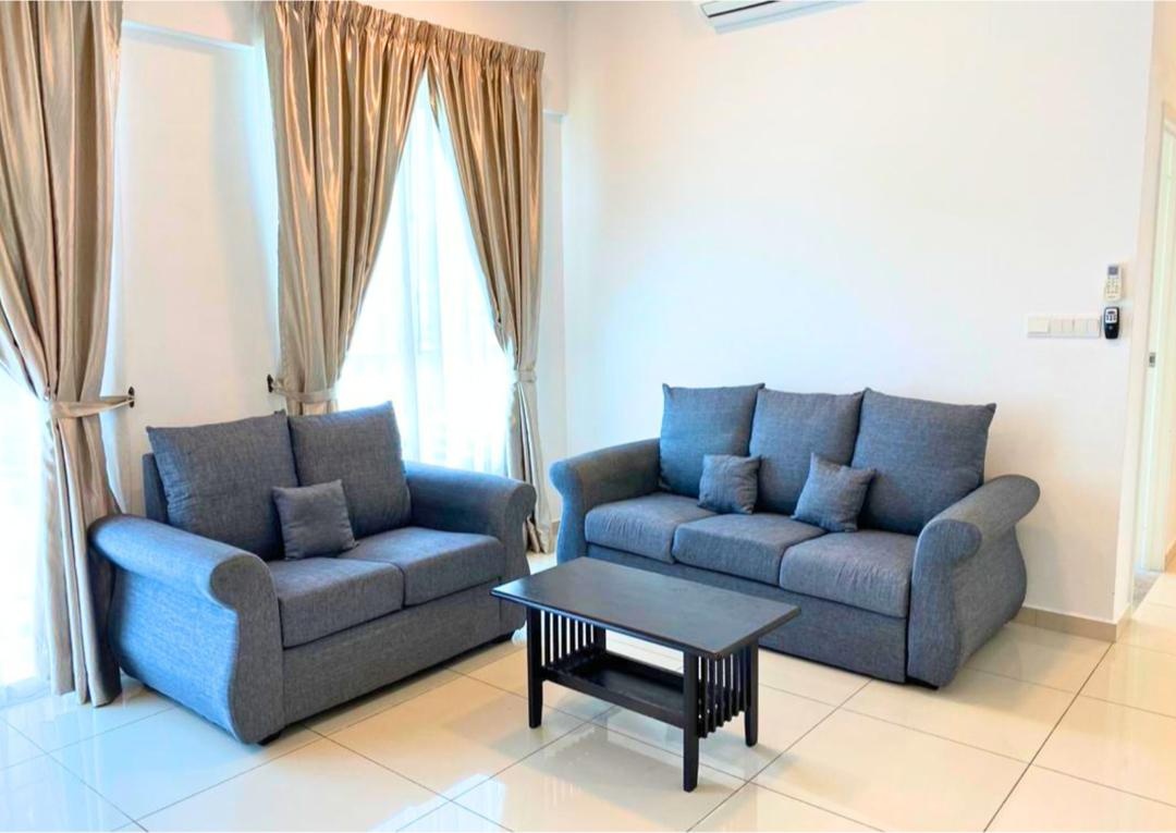 One Imperial 1000sqft Full Furnished 2 Carpark - photo 2