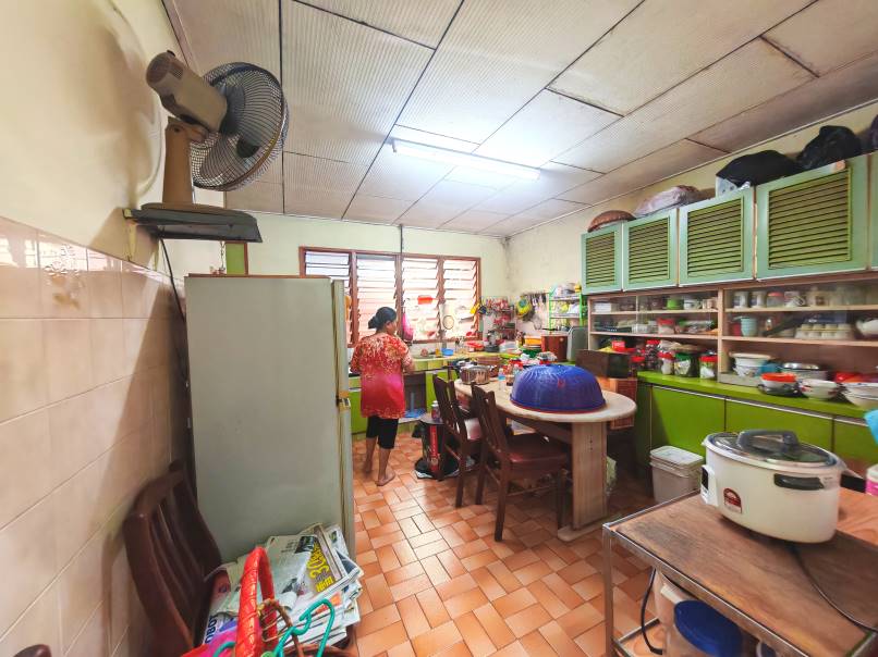 Corner Lot Double Storey Taman Desa - photo 7