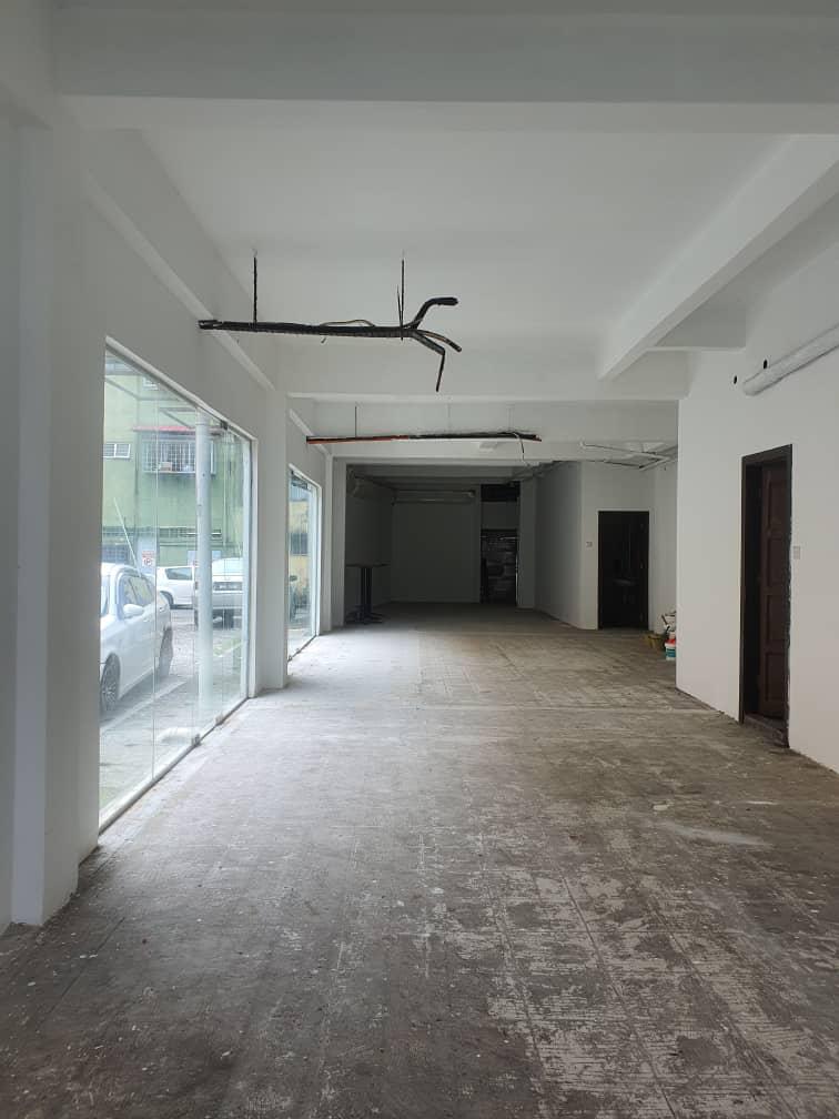 Jalan Klang lama Shop commerce one - photo 4